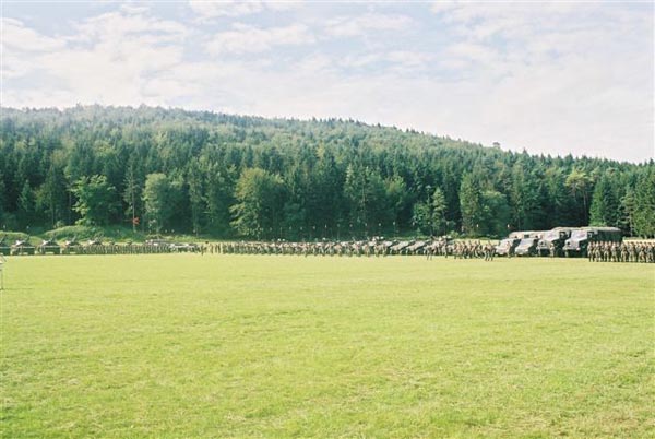 F1000023